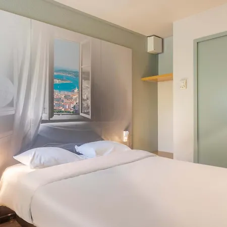 Hotel Toulon Sur 2*