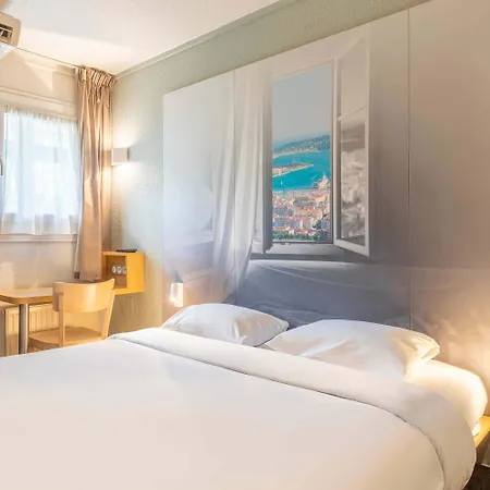 Hotel Toulon Sur 2*